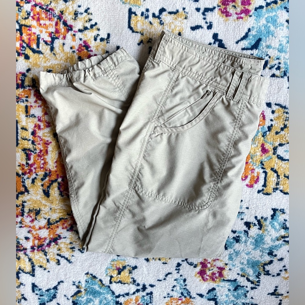 EUC Woman’s Northface hiking capris